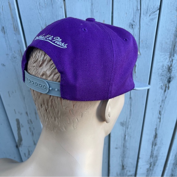 Toronto Raptors SnapBack Hat - Picture 4 of 7